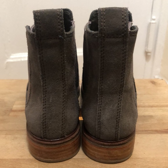 Clarkdale Arlo Taupe Suede size 7 - Picture 6 of 7